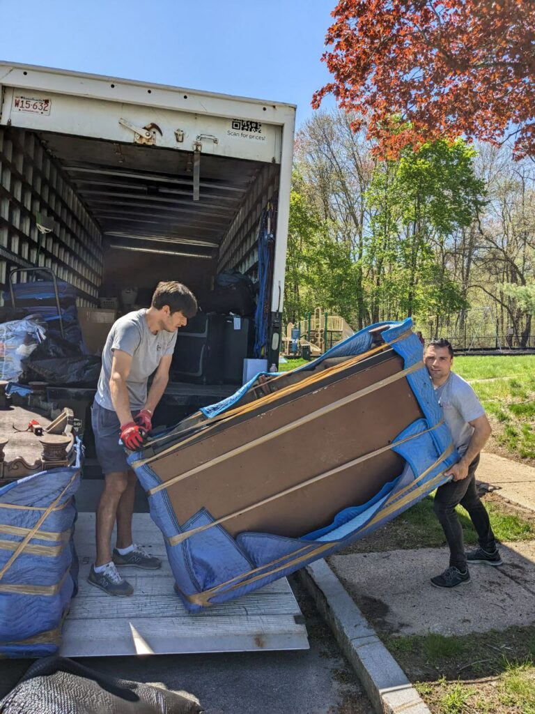 Waterbury CT Movers
